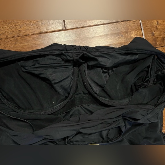 Lands' End black 20W SlenderSuit Carmela Tummy Control underwire swimsuit, EUC - Picture 5 of 6